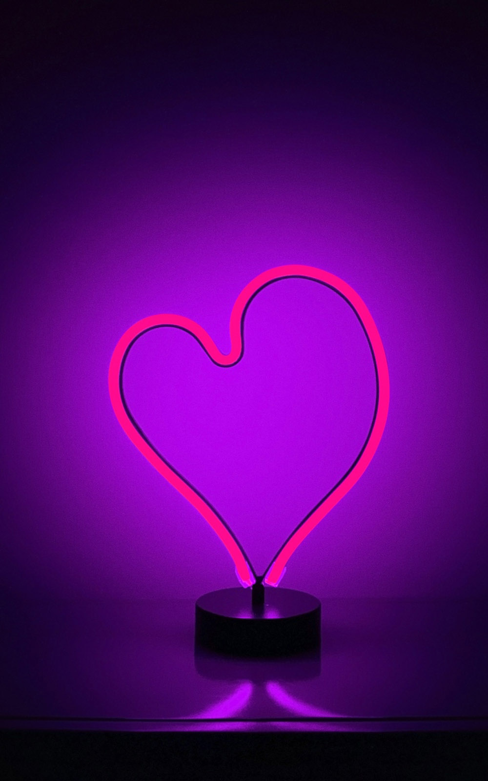 Heart Shape Neon Backlight 4K Ultra HD Mobile Wallpaper