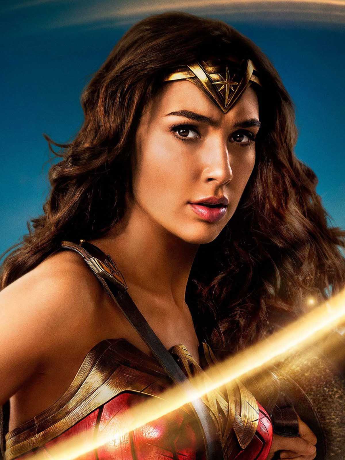 Gal Gadot As Wonder Woman 4K Ultra HD Mobile Wallpaper
