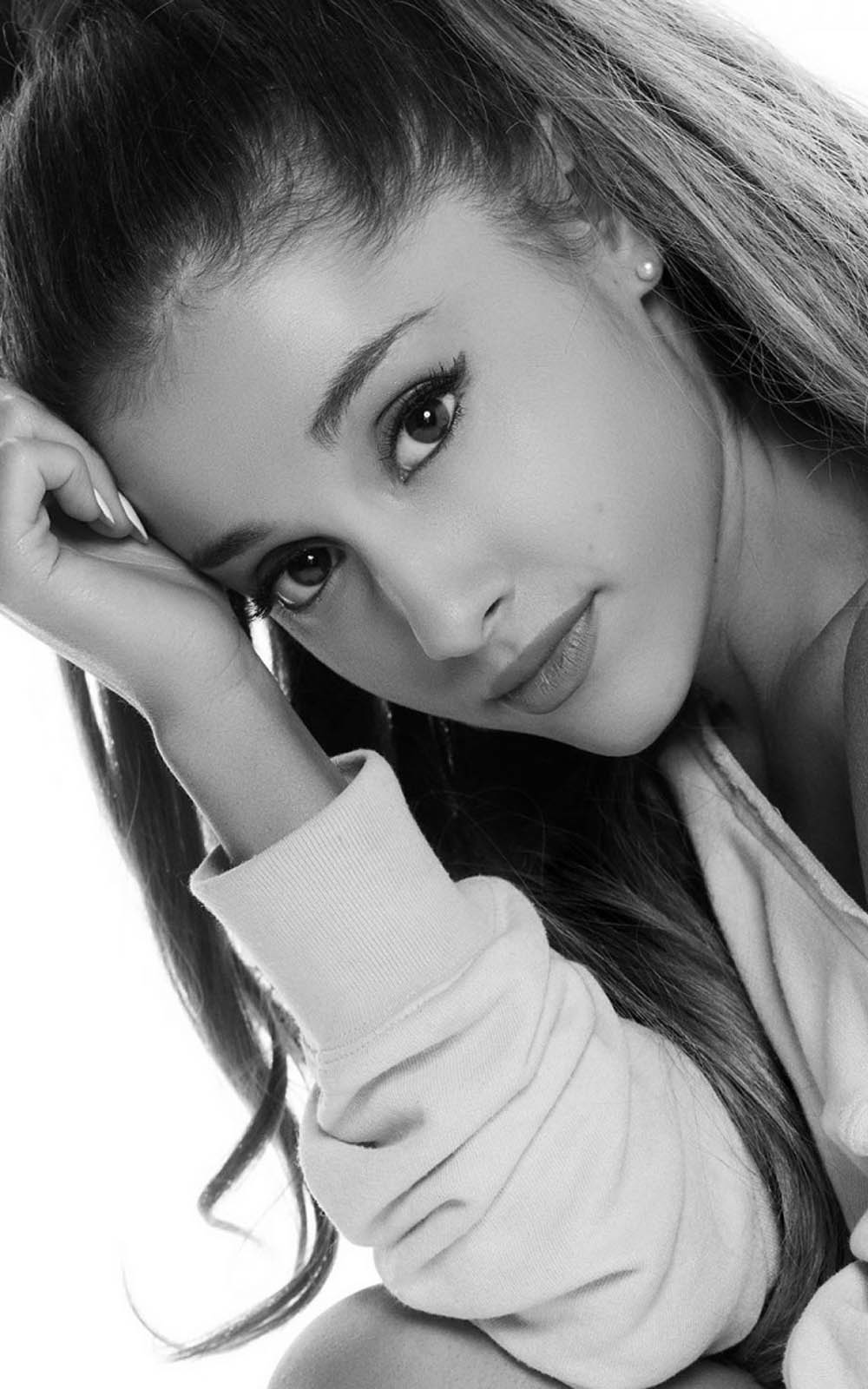 Ariana Grande Black And White Free 4k Ultra Hd Mobile Wallpaper