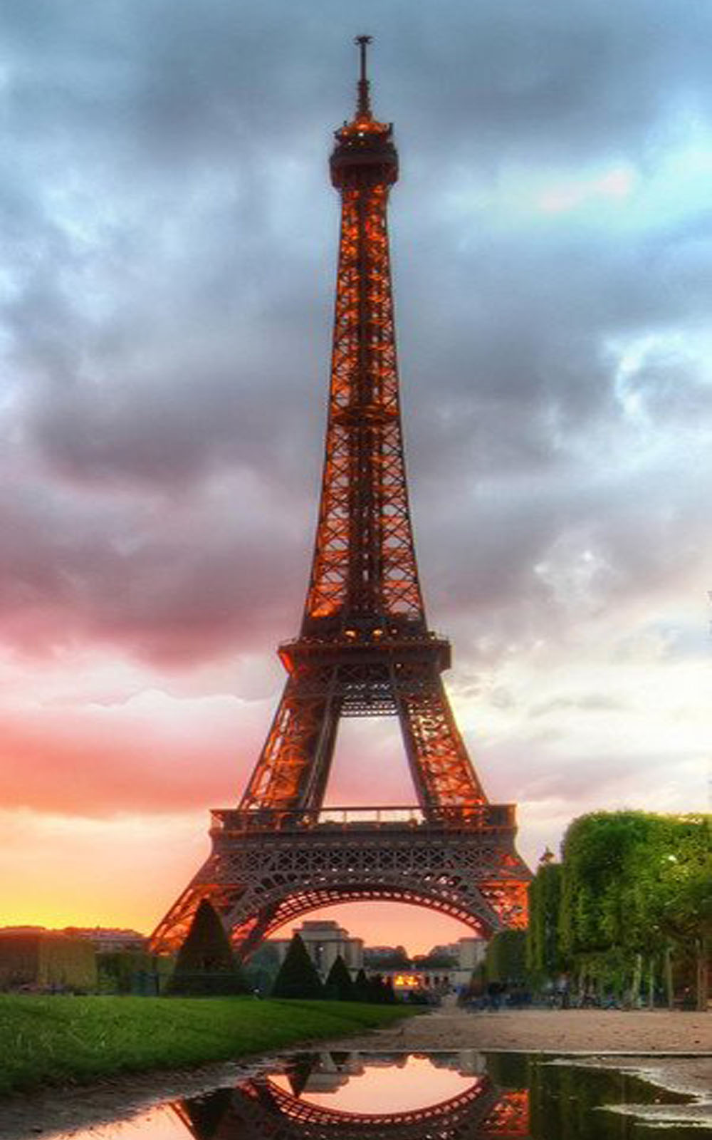Eiffel Tower Sunset View 4K Ultra HD Mobile Wallpaper