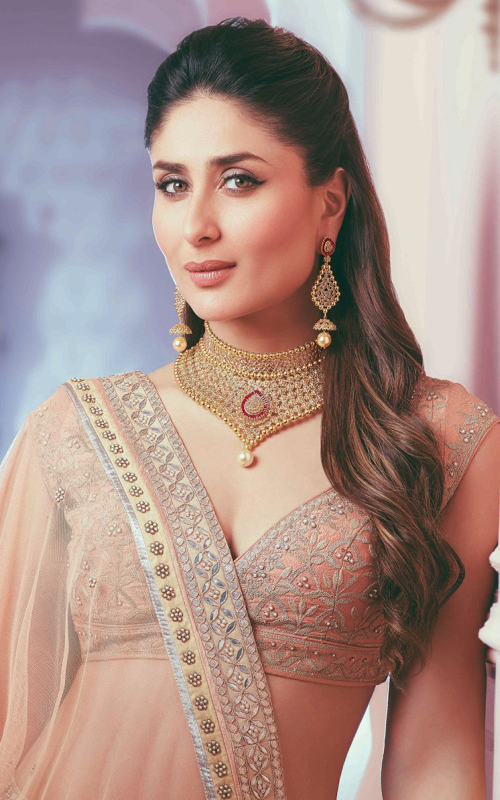 Kareena Kapoor - Download Free HD Mobile Wallpapers Kareena Kapoor - Download Free HD Mobile Wallpapers