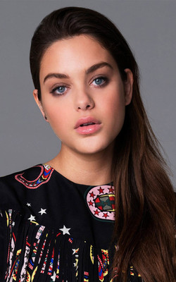 Beautiful Israeli Actress Odeya Rush Mobile Wallpaper Preview