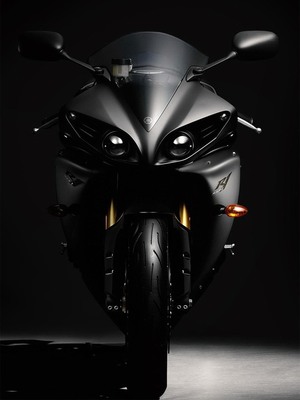 Black Yamaha YZF R1 HD Mobile Wallpaper Preview