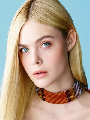 Elle Fanning HD Mobile Wallpaper Preview