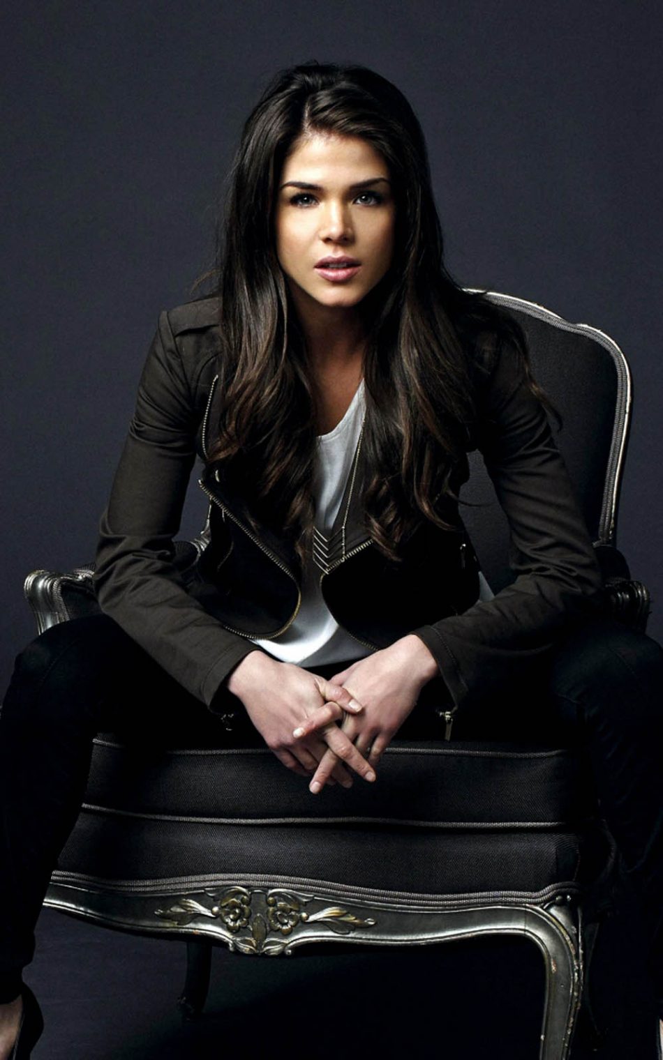 Marie Avgeropoulos HD Mobile Wallpaper