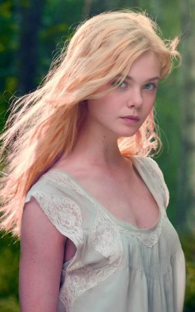 Elle Fanning Innocent Look HD Mobile Wallpaper