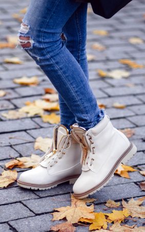 Girl Jeans Shoes Autumn HD Mobile Wallpaper