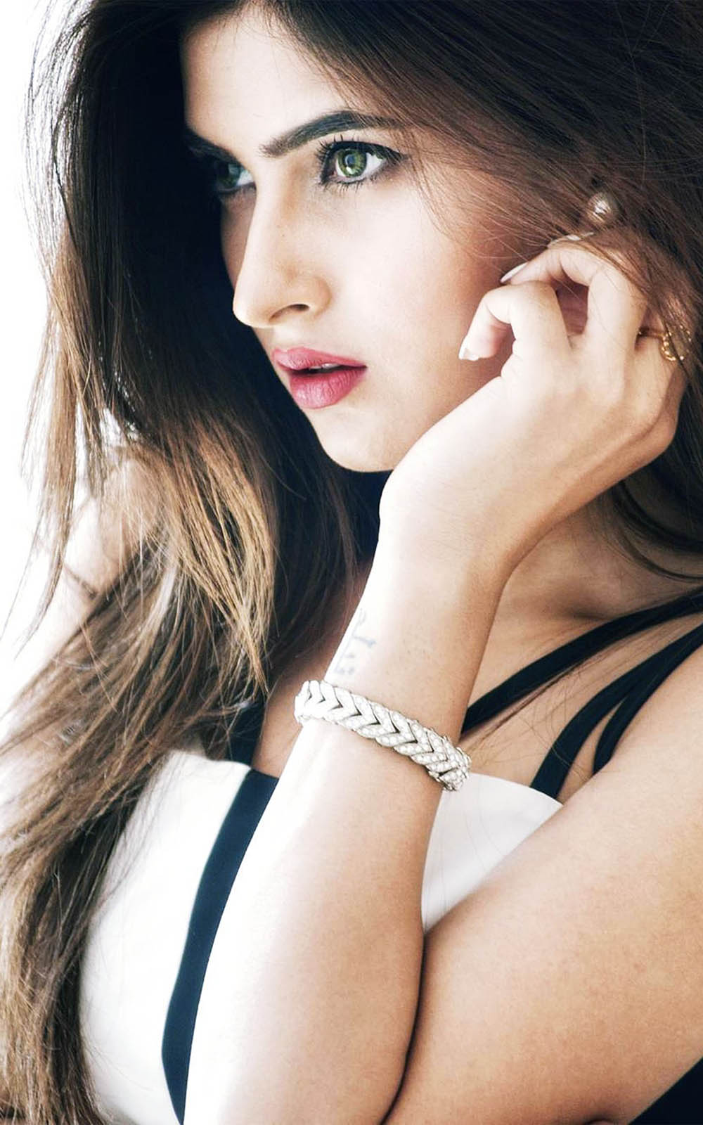 Gorgeous Karishma Sharma 4K Ultra HD Mobile Wallpaper