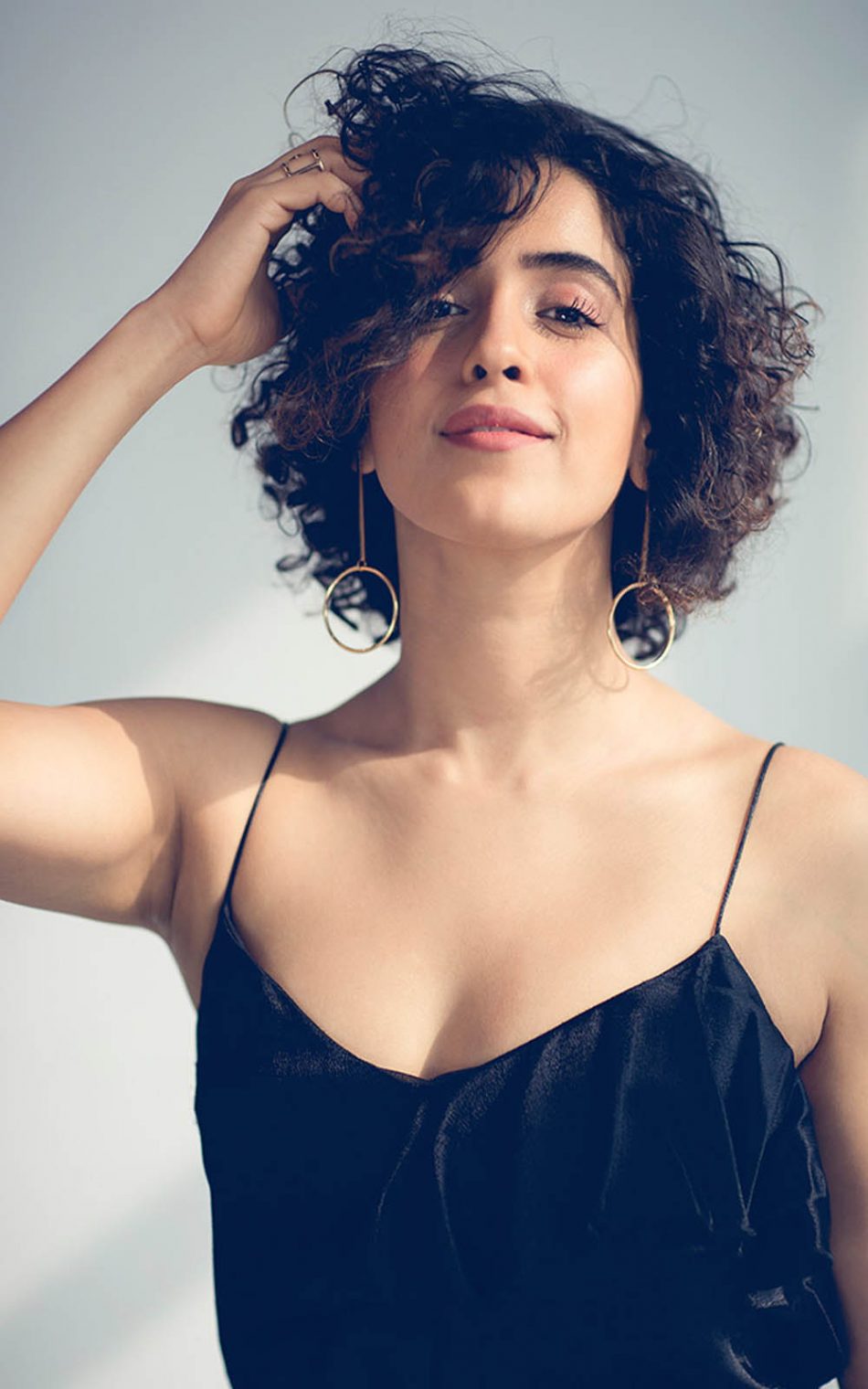 Sanya Malhotra Indian Actress HD Mobile Wallpaper