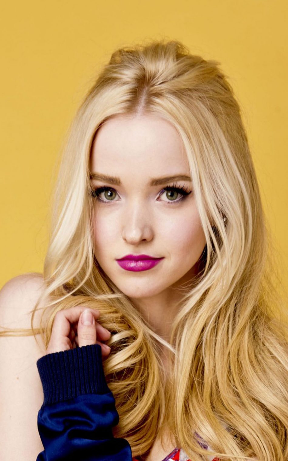 Dove Cameron HD Mobile Wallpaper