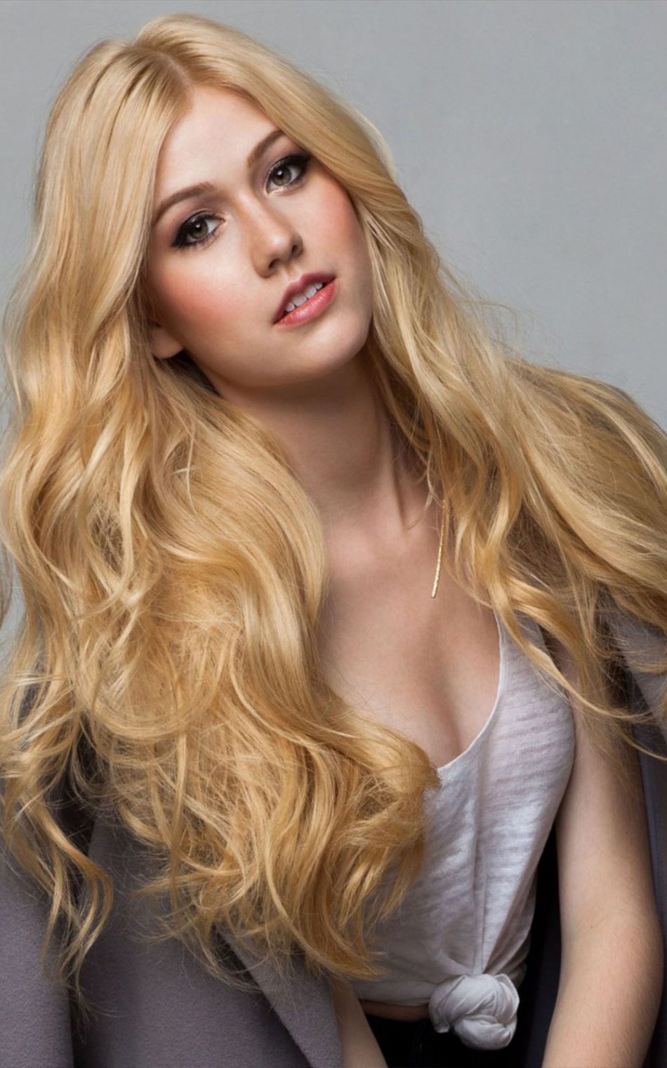 Gorgeous Katherine Mcnamara HD Mobile Wallpaper