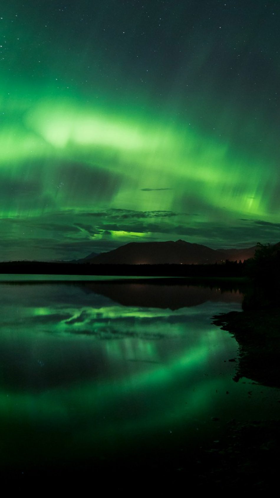 Aurora Borealis Northern Lights Panorama Alaska 4K Ultra HD Mobile Wallpaper
