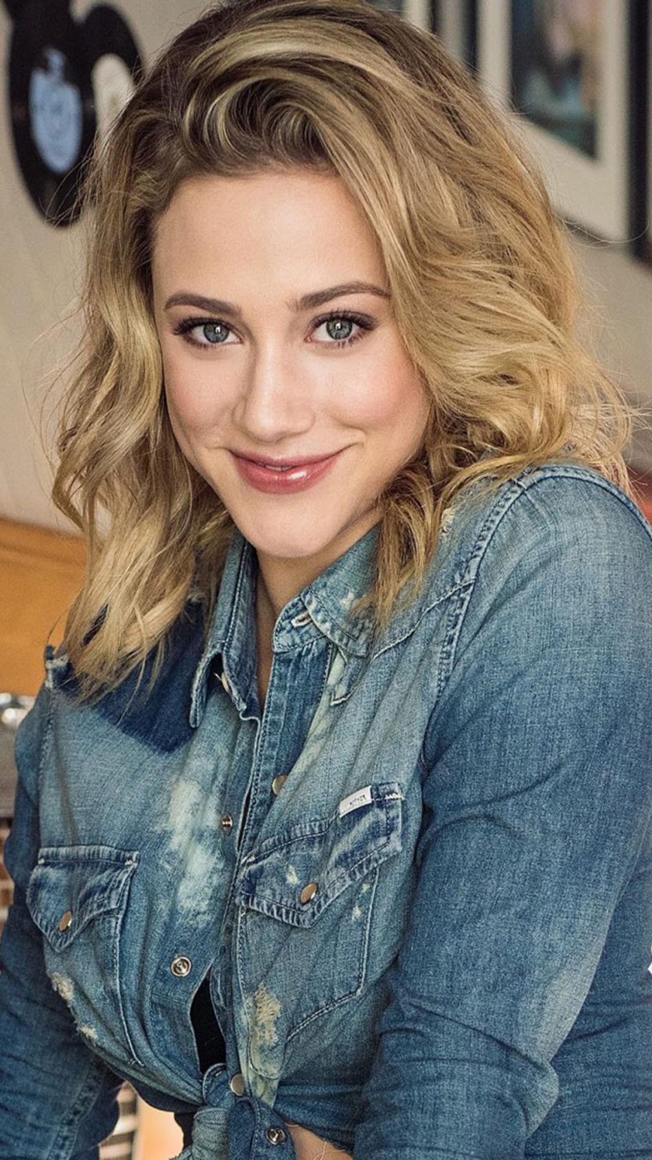 Gorgeous Lili Reinhart Photoshoot HD Mobile Wallpaper