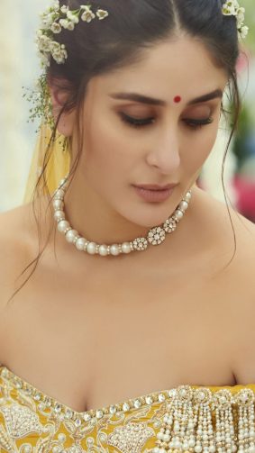 Kareena Kapoor In Bridal Wedding Outfit HD Mobile Wallpaper