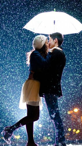 Couple Kissing Raining Umbrella HD Mobile Wallpaper