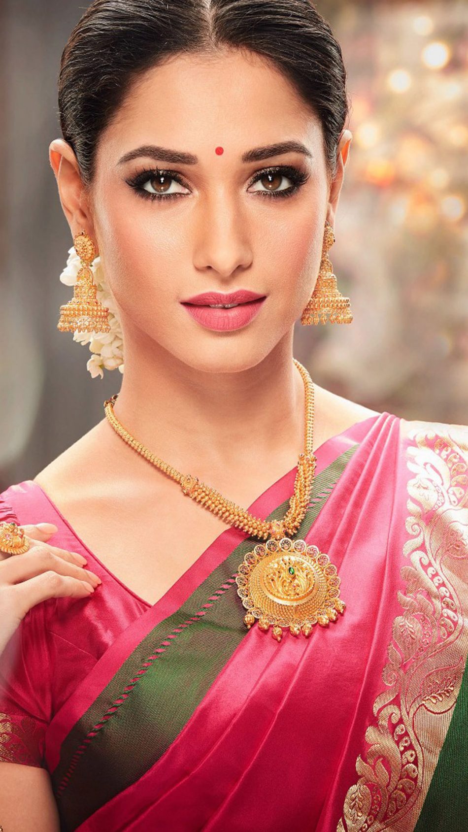 Tamannaah In Ethnic Traditional South Indian Saree HD Mobile Wallpaper