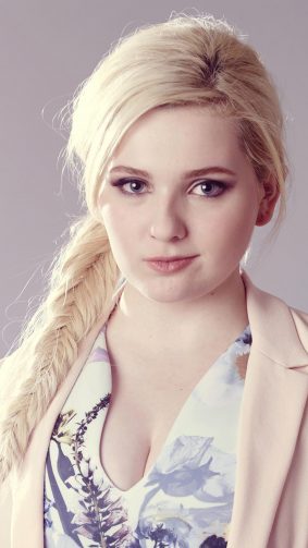 Abigail Breslin 2018 4K And Ultra HD Mobile Wallpaper