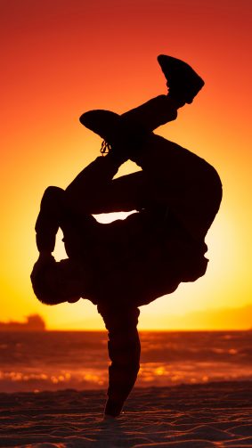 Boy Dance Beach Sunset Sunlight 4K Ultra HD Mobile Wallpaper