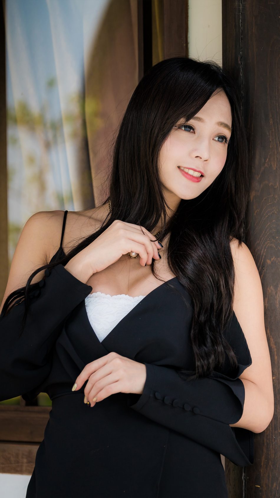 Cute Asian Black Dress 4K Ultra HD Mobile Wallpaper