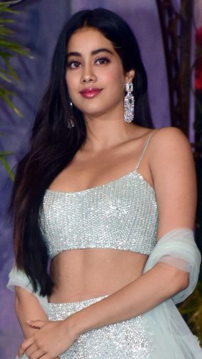 Janhvi Kapoor 4K Ultra HD Mobile Wallpaper