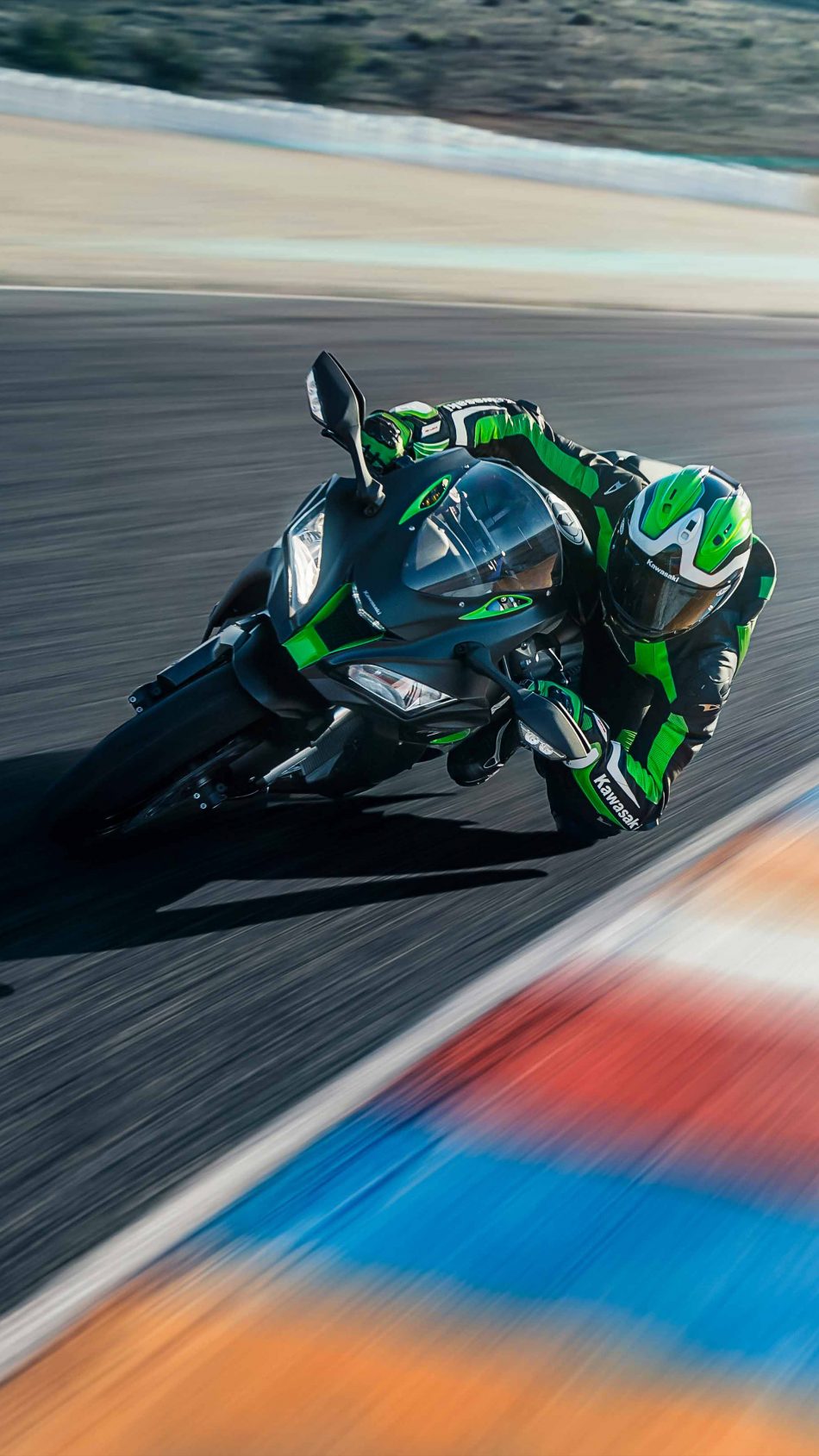 Kawasaki Ninja ZX-10R 4K & Ultra HD Mobile Wallpaper