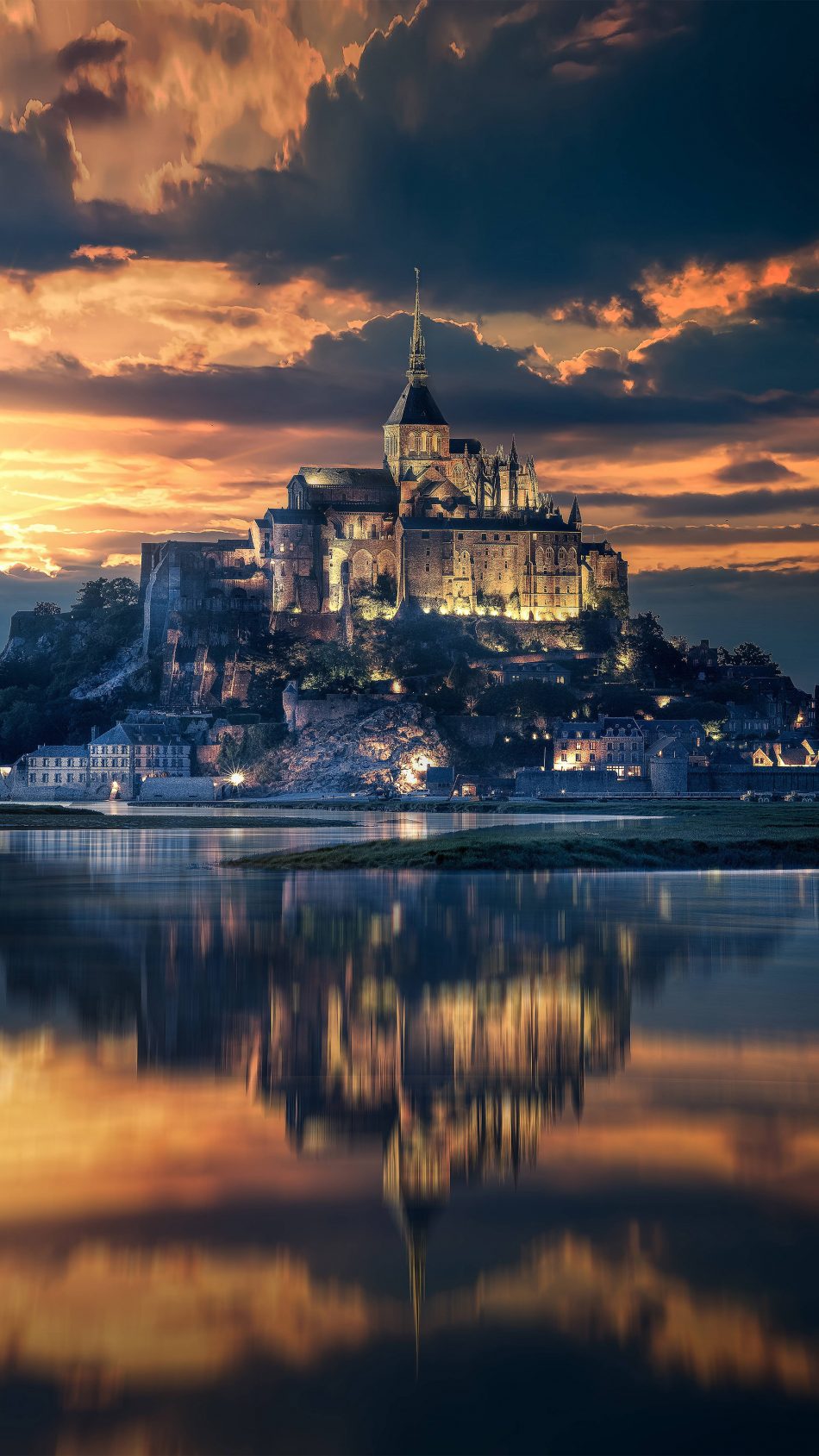 Mont Saint Michel France Sunset View 4K & Ultra HD Mobile Wallpaper