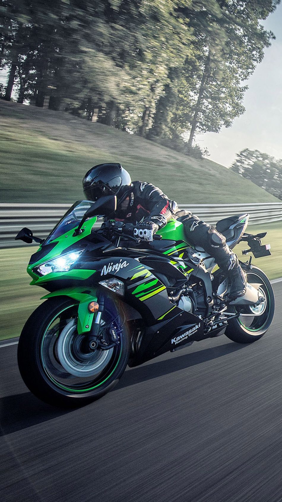 Kawasaki Ninja ZX 6R 2019 Green Black 4K Ultra HD Mobile Wallpaper