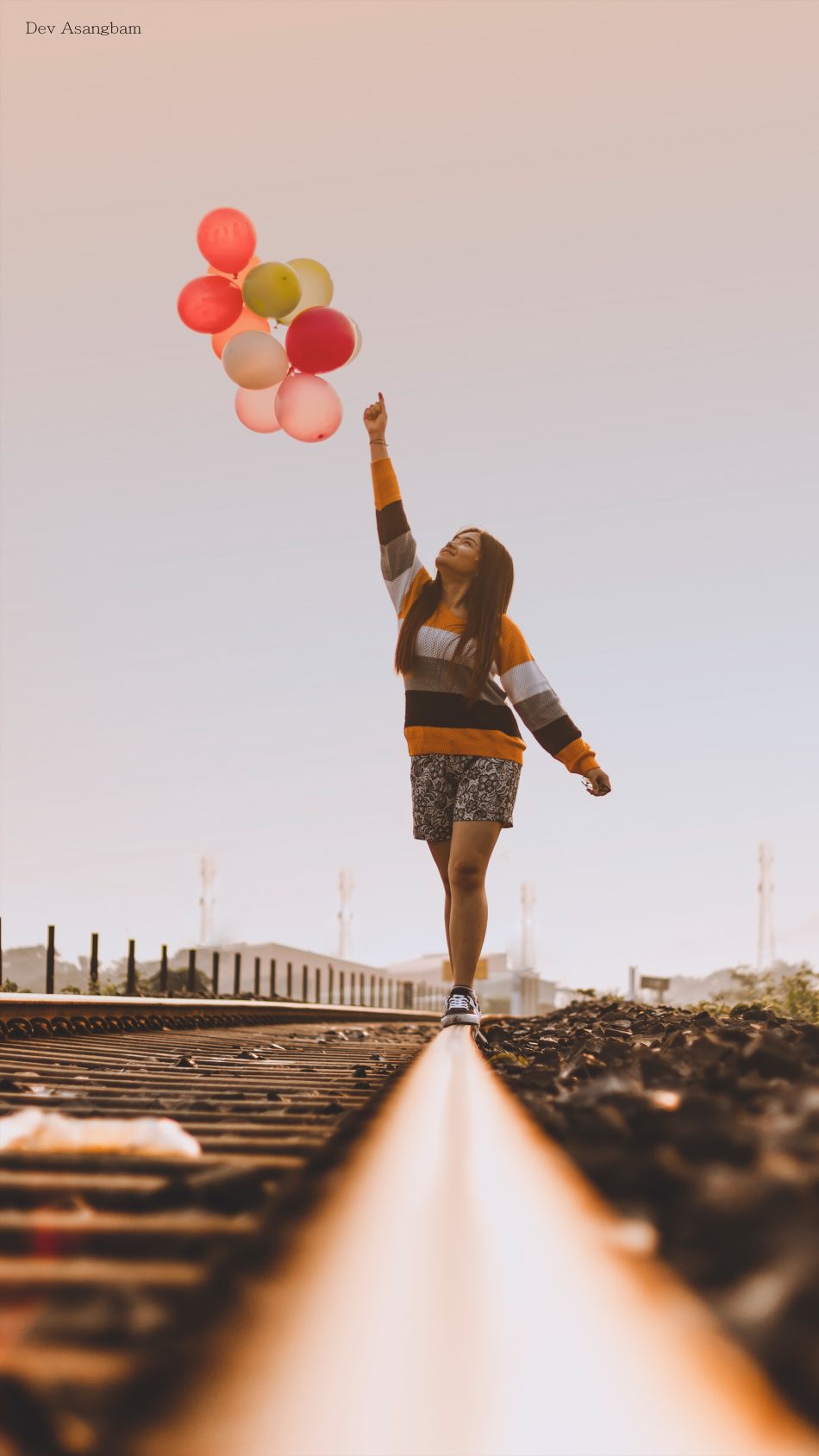 Happy Girl Balloons Train Track Photography 4K Ultra HD Mobile Wallpaper