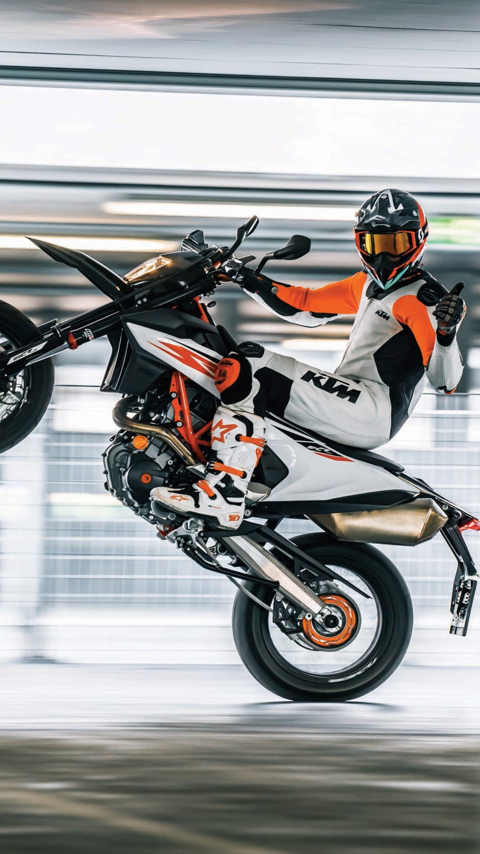 KTM 690 SMC R Supermoto 4K Ultra HD Mobile Wallpaper