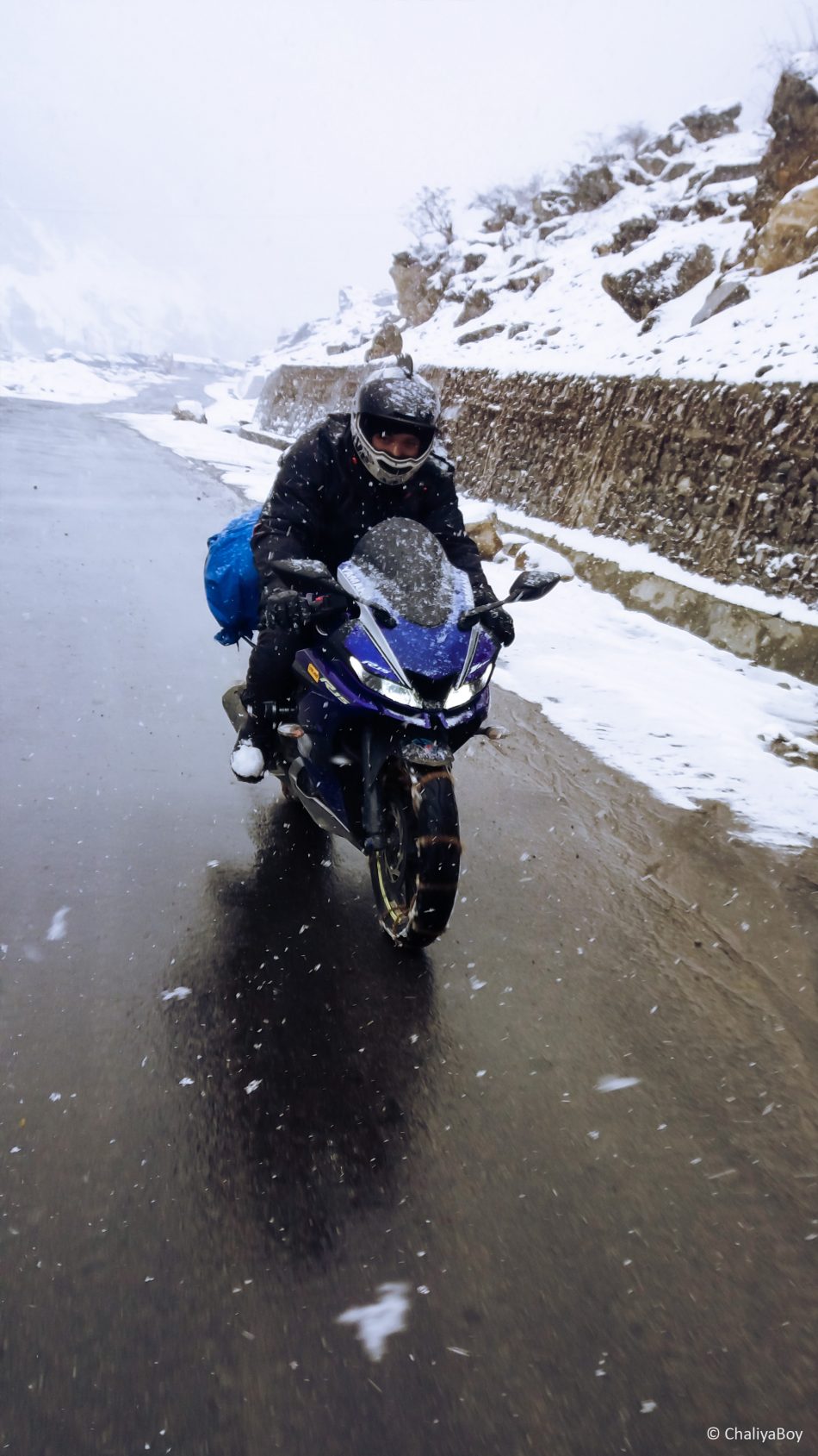 Franky Rider R15 Snow 4K Ultra HD Mobile Wallpaper