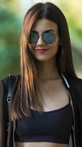 Victoria Justice 4K Ultra HD Mobile Wallpaper