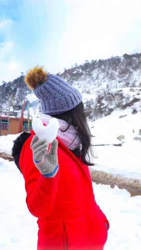 Girl Snow Heart 4K Ultra HD Mobile Wallpaper