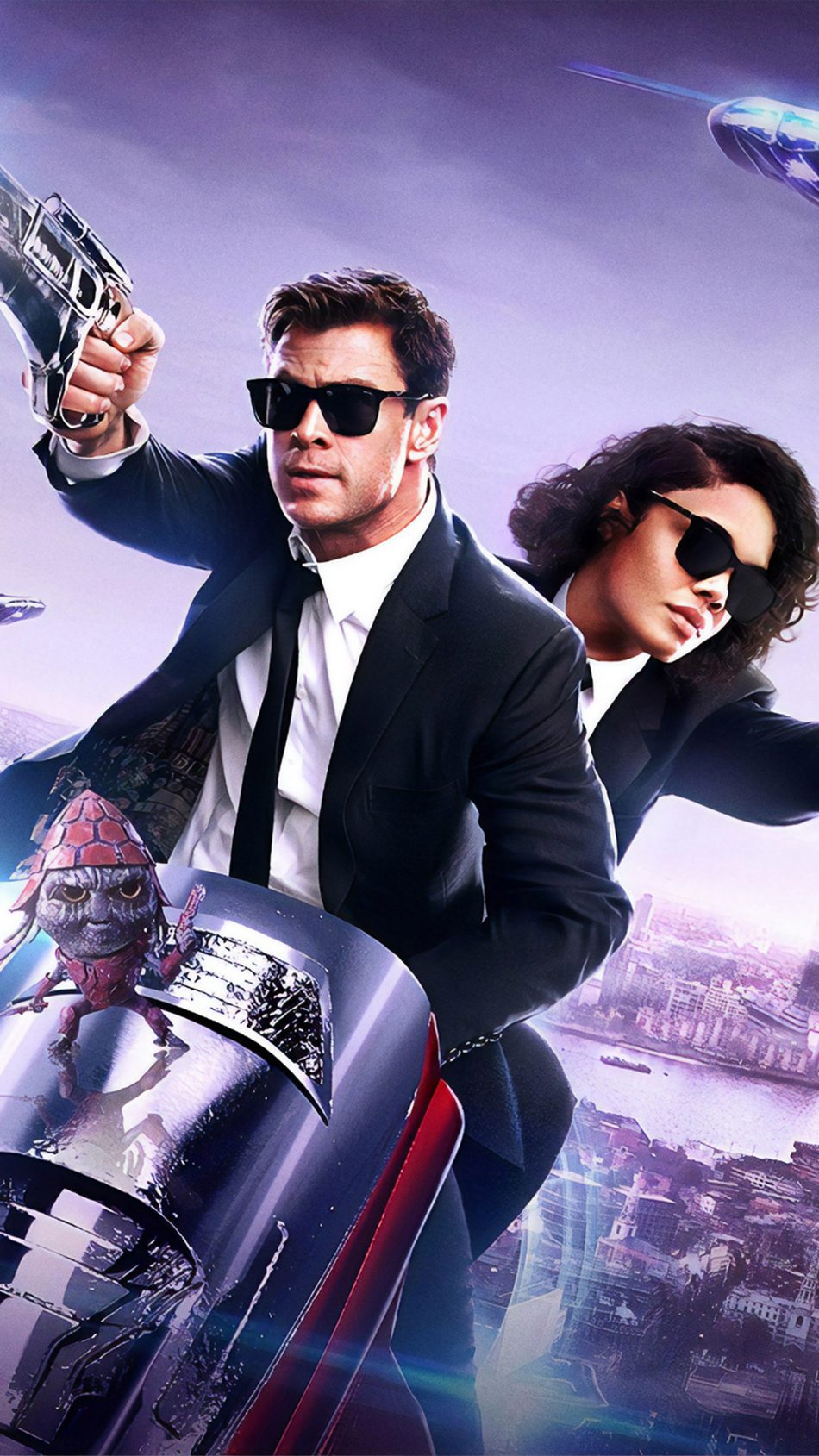 Chris Hemsworth & Tessa Thompson In Men In Black International 4K Ultra HD Mobile Wallpaper