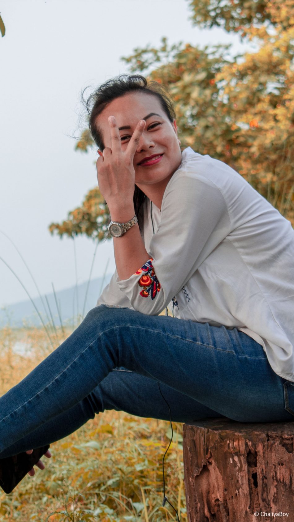 Happy Girl Pose Sunset Asian 4K Ultra HD Mobile Wallpaper