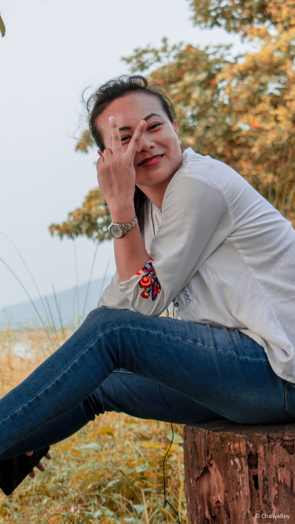 Happy Girl Pose Sunset Asian 4K Ultra HD Mobile Wallpaper