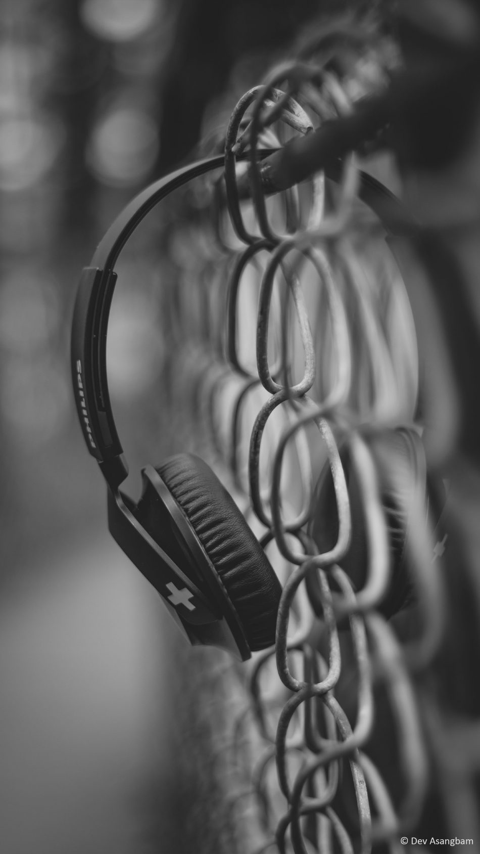 Music Headphone Black & White 4K Ultra HD Mobile Wallpaper