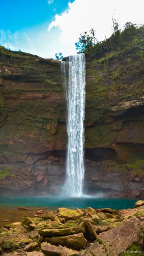 Waterfall Blue Sky Phe Phe Falls 4K Ultra HD Mobile Wallpaper