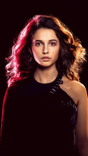 Naomi Scott As Elena Houghlin In Charlie's Angels 2019 4K Ultra HD Mobile Wallpaper