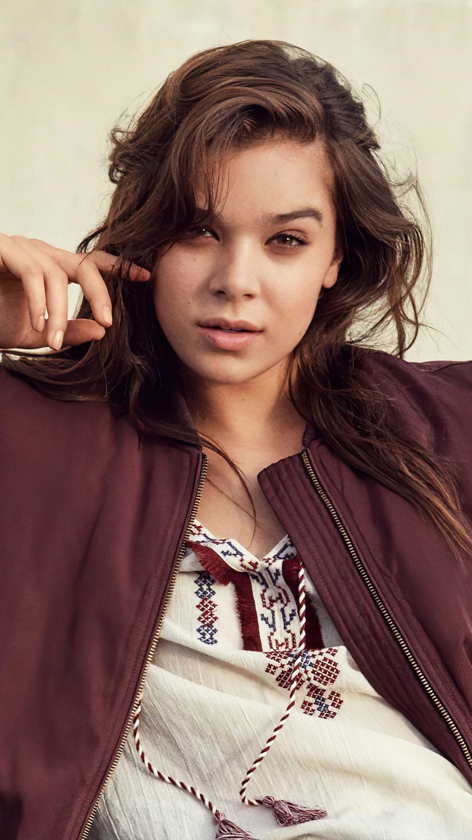 Hailee Steinfeld 2019 4K Ultra HD Mobile Wallpaper