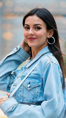 Victoria Justice Street Blue Jeans 4K Ultra HD Mobile Wallpaper