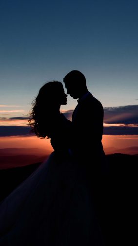 Couple Romantic Sunset Silhouette 4K Ultra HD Mobile Wallpaper