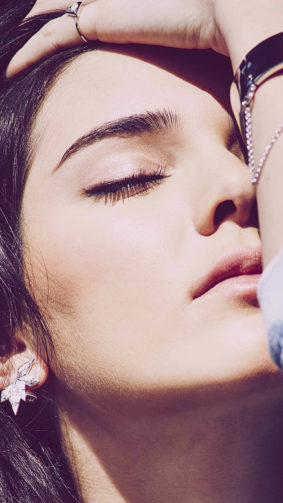 Kendall Jenner Close Up Face Sunlight 4K Ultra HD Mobile Wallpaper