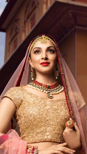 Kiara Advani In Traditional Dress 4K Ultra HD Mobile Wallpaper