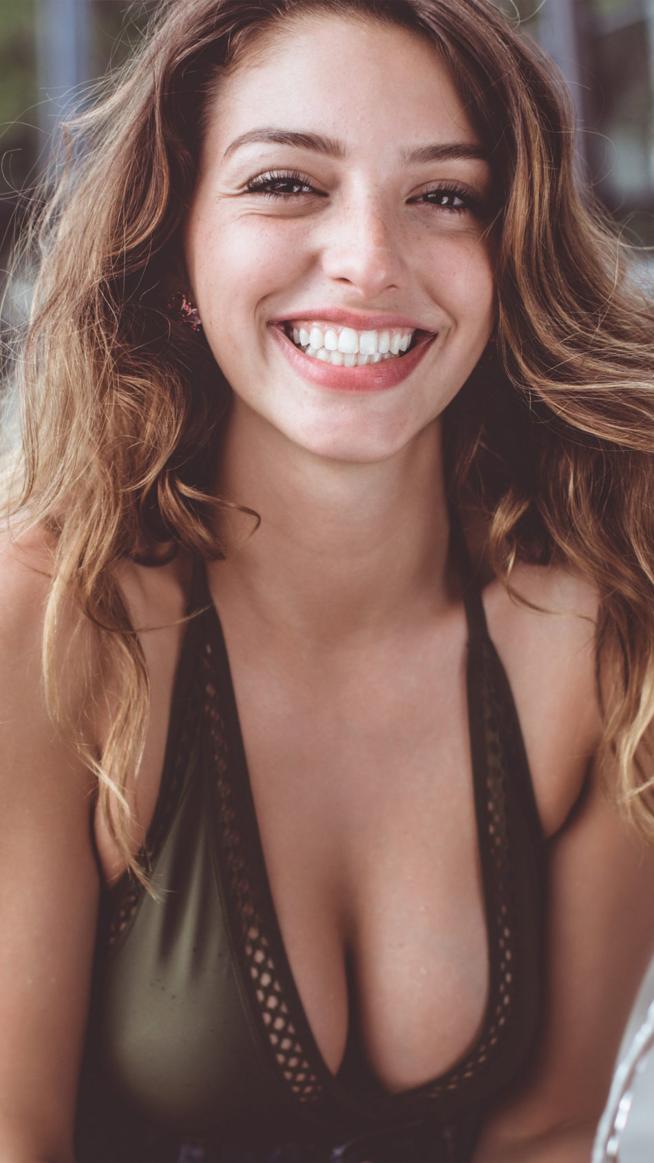 Model Celine Farach 4K Ultra HD Mobile Wallpaper