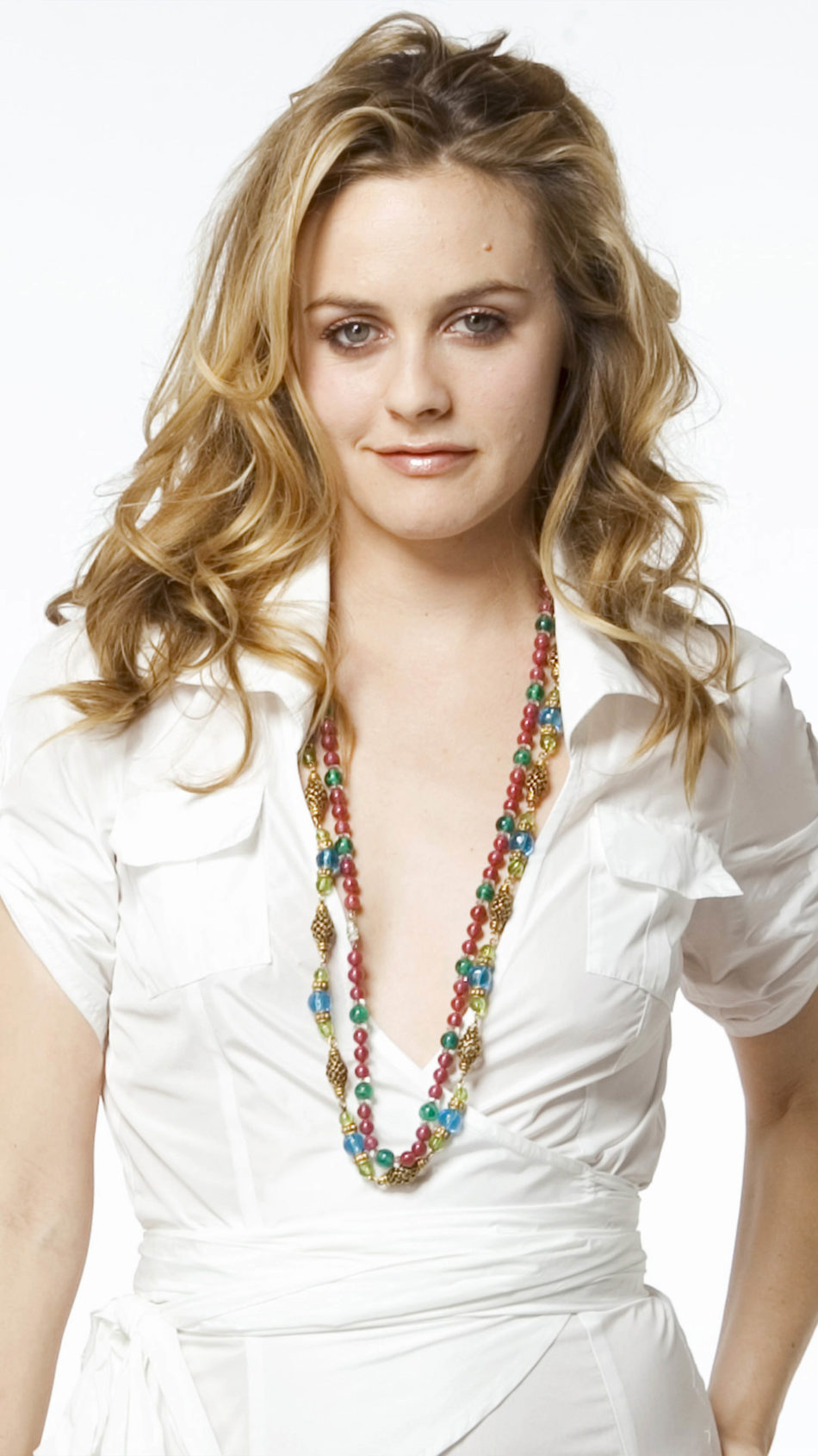 Beautiful Alicia Silverstone 4K Ultra HD Mobile Wallpaper