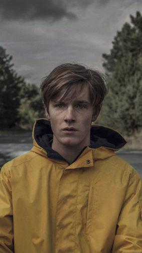 Louis Hofmann In Dark Series 4K Ultra HD Mobile Wallpaper