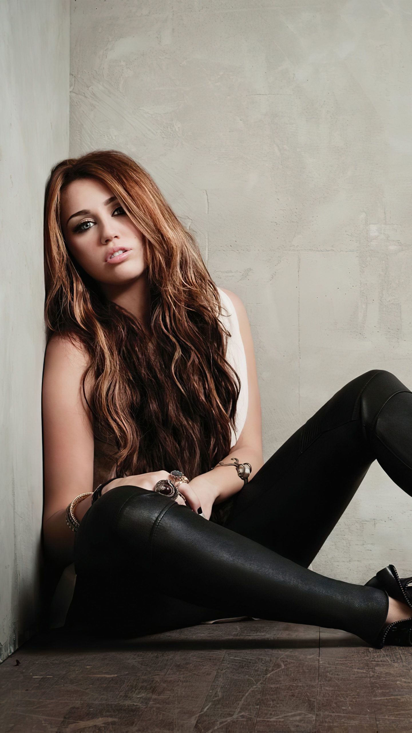 Miley Cyrus Wallpapers  Top Free Miley Cyrus Backgrounds  WallpaperAccess
