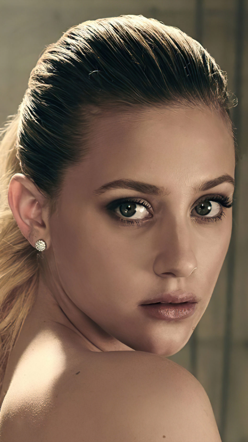 Beautiful Actress Lili Reinhart 2020 4K Ultra HD Mobile Wallpaper