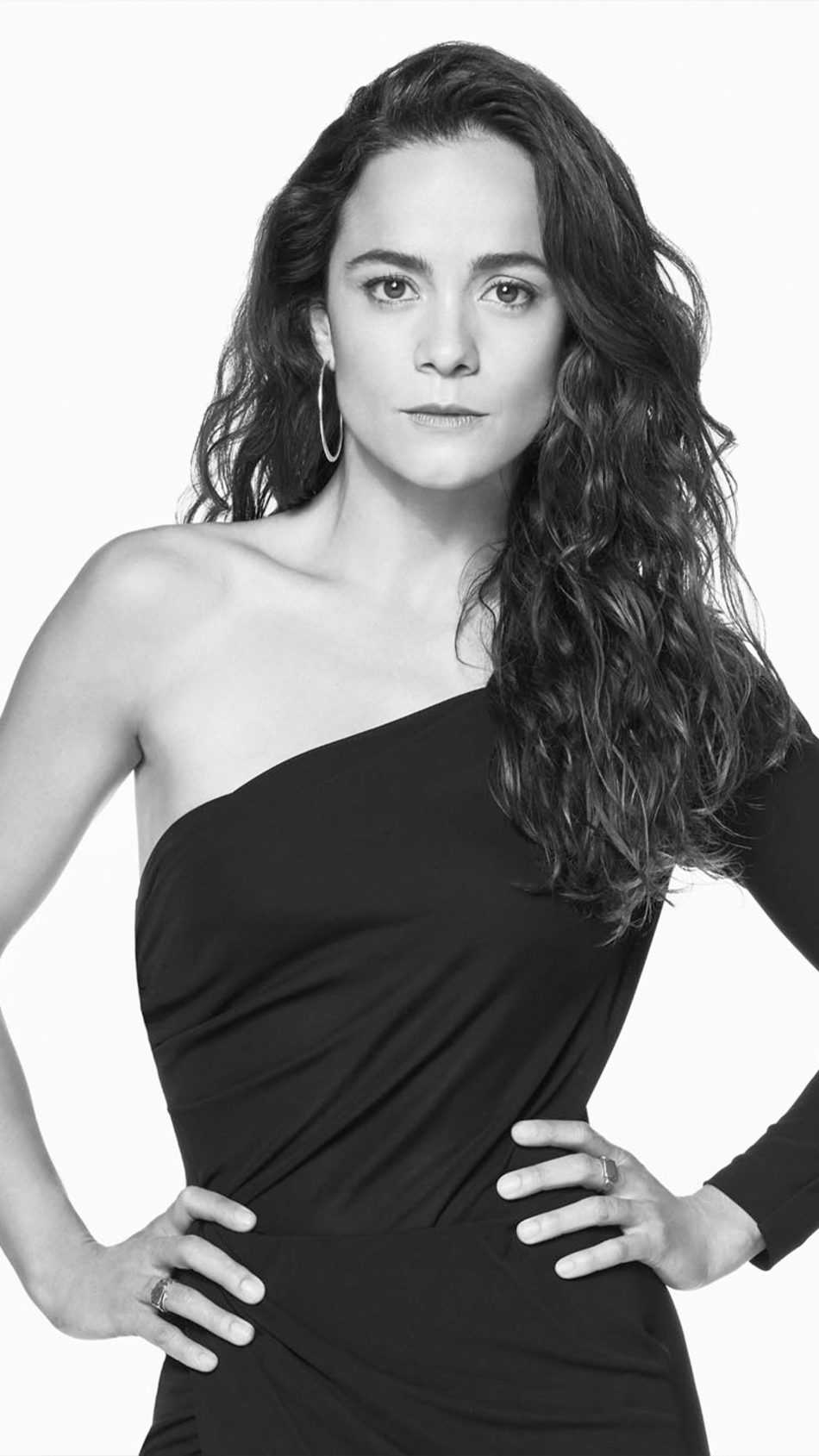 Brazilian Actress Alice Braga 2021 Black & White 4K Ultra HD Mobile Wallpaper