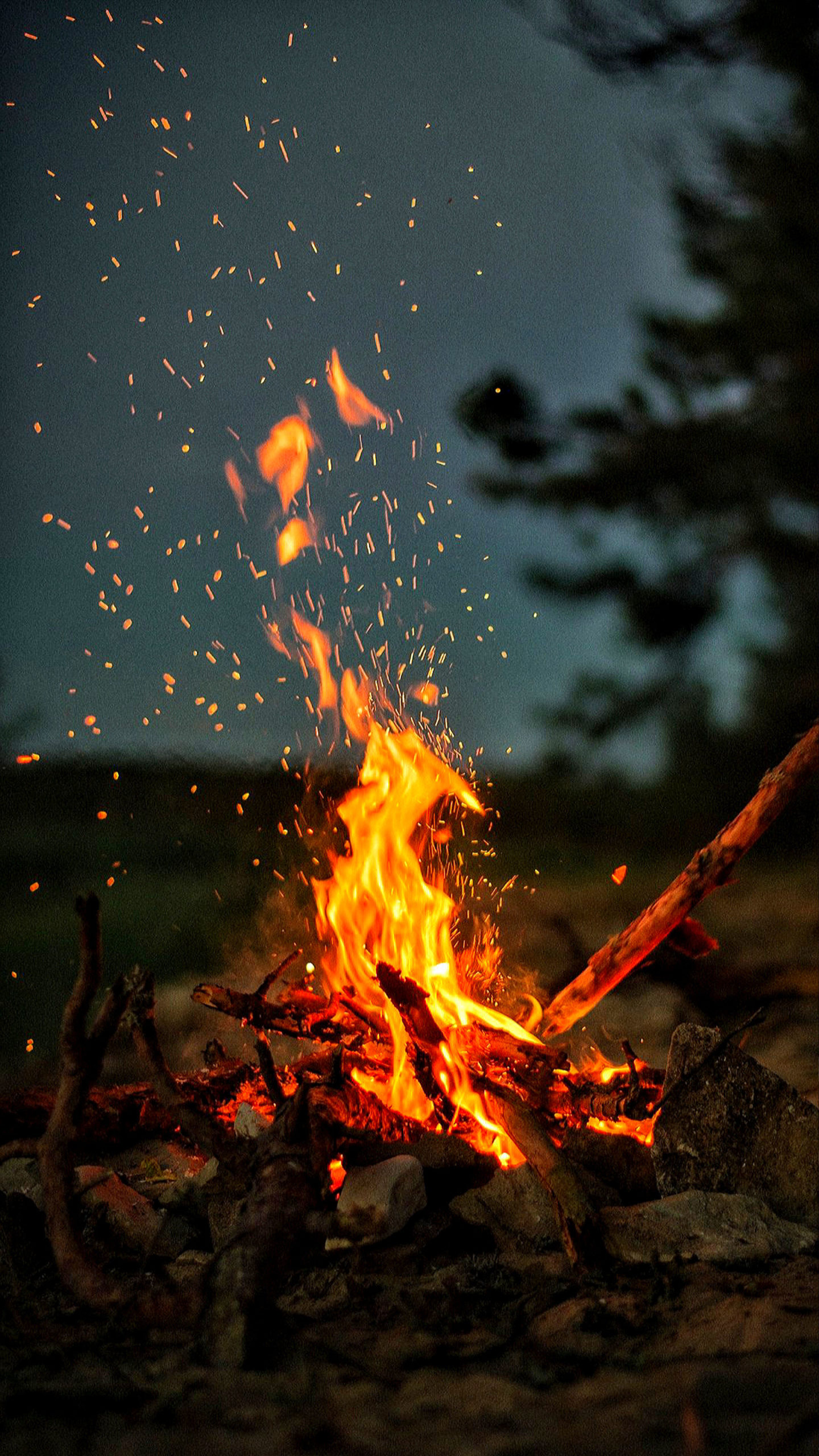 Fire Flames Night Sky 4K Ultra HD Mobile Phone Wallpaper